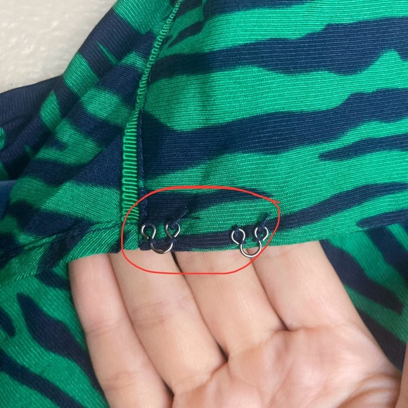 Boden Lily 3/4 sleeve mock neck blouse Green Navy tiger animal stripes Sz 16R - Picture 4 of 10